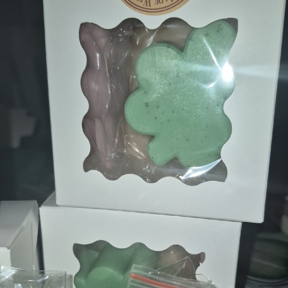 Soaps Of The Season -Handcrafted-3 Piece Set - Picture 4 of 5